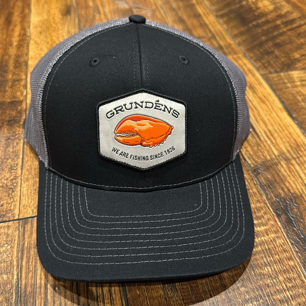 GRUNDENS SUPPORT LOBSTERMEN TRUCKER BLACK/CHARCOAL
